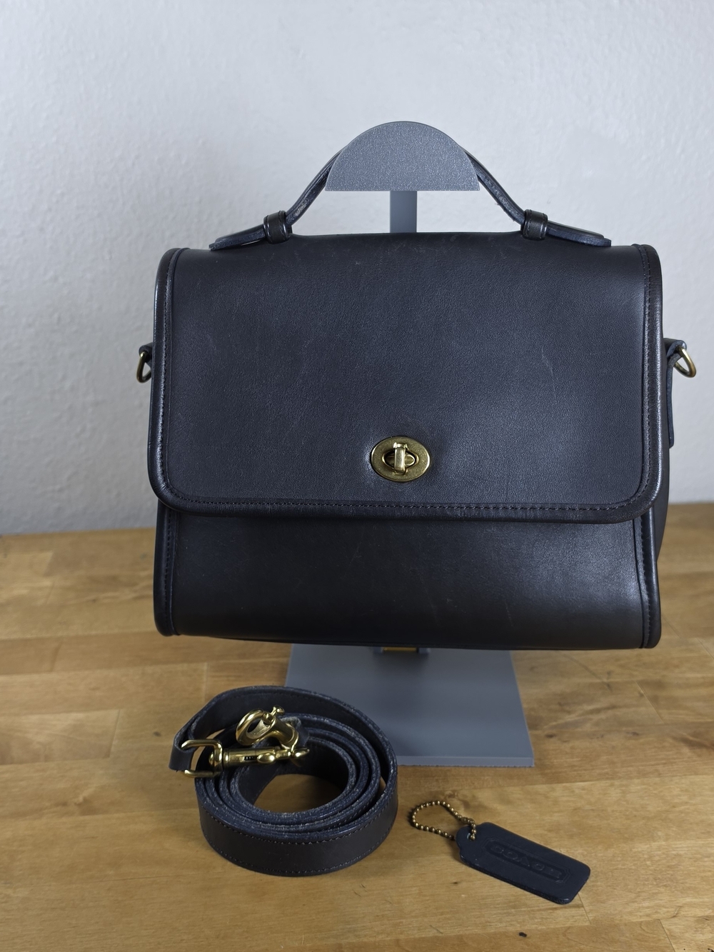 Coach 9870 Vintage Court Bag Navy Blue Leather USA Hangtag Brass Crossbody Rare
